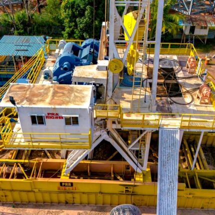National 1320 UE drilling rig floor and elevated substructure